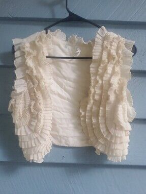 Cream Ruffled Sleeveless Bolero